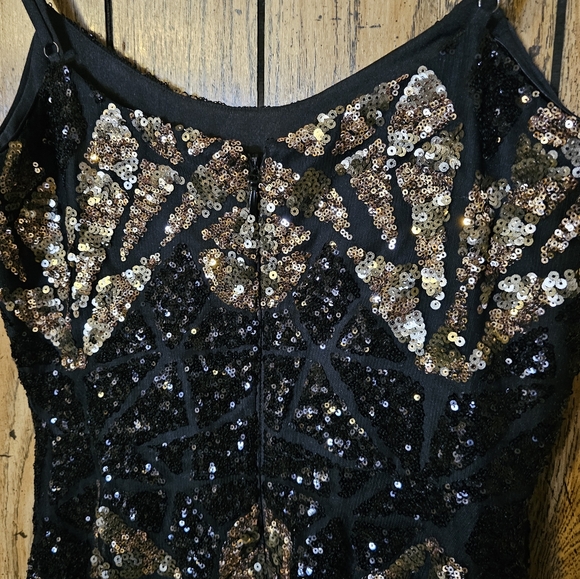 DRESS THE POPULATION Nikki Geometric Sequin Cocktail Dress - Small - Picture 6 of 7